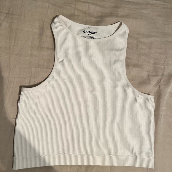 GARAGE WHITE CROP TOP MEDIUM - Picture 1 of 2